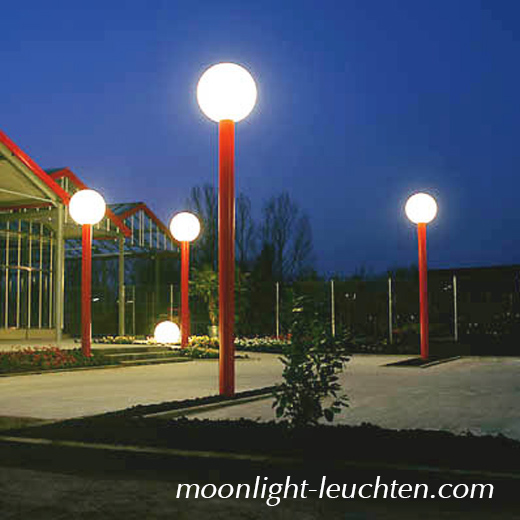 Moonlight Mastleuchten zur Beleuchtung von Kundenparkplätzen.