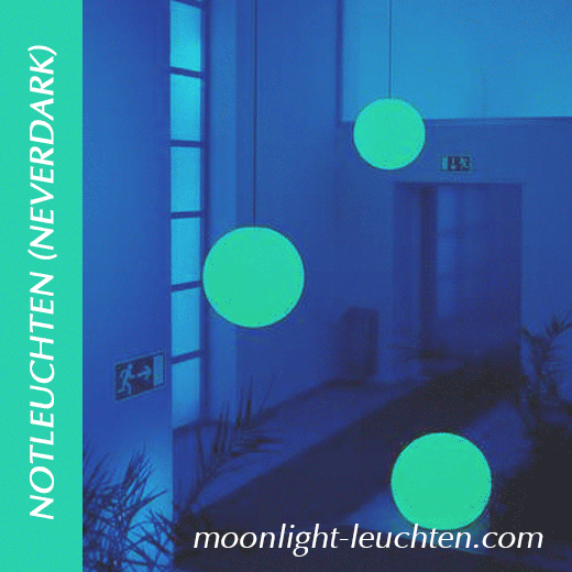 Moonlight Notleuchten (Neverdark) 2 Pendelleuchten 55cm / 1 x Bodenkugelleuchte 55cm. Äusserlich ist den Leuchten nichts anzumerken. Ist das Licht ausgeschaltet und dunkel im Raum, markieren sie Ihnen den Weg.